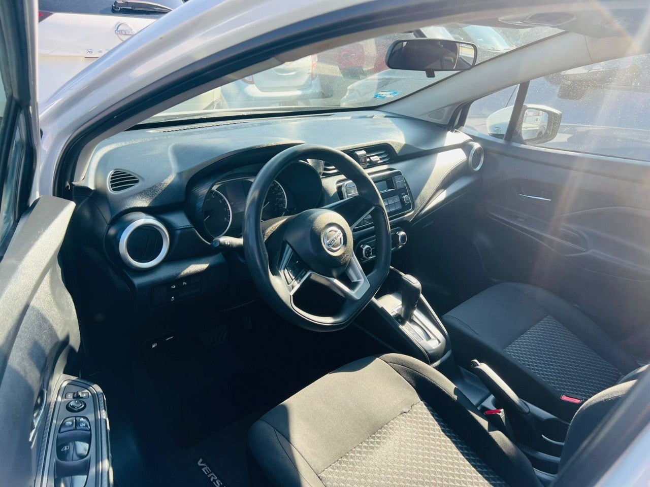 2020 Nissan VERSA ADVANCE MT