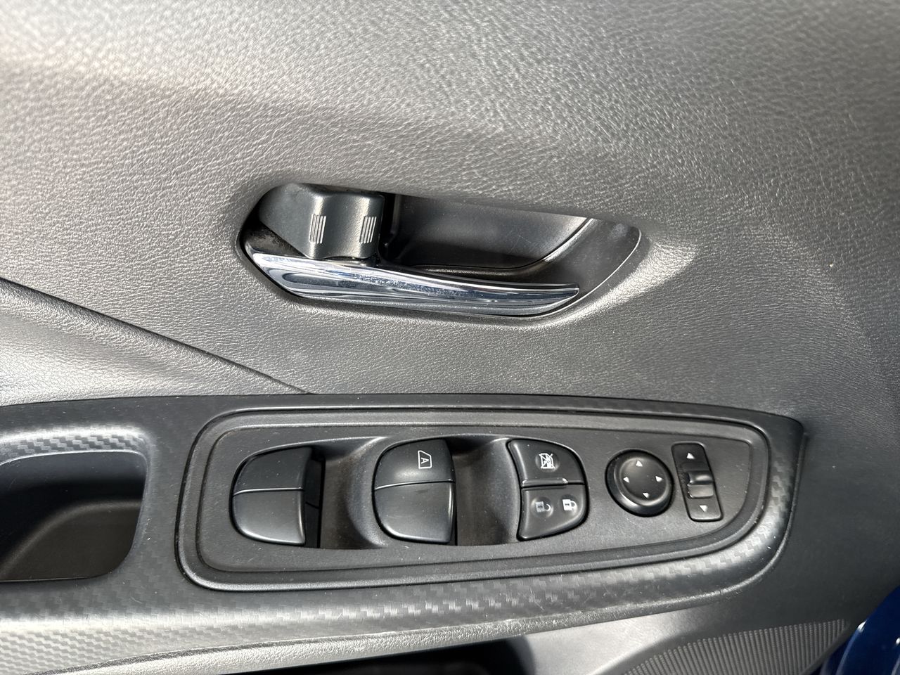 2020 Nissan VERSA SENSE MT