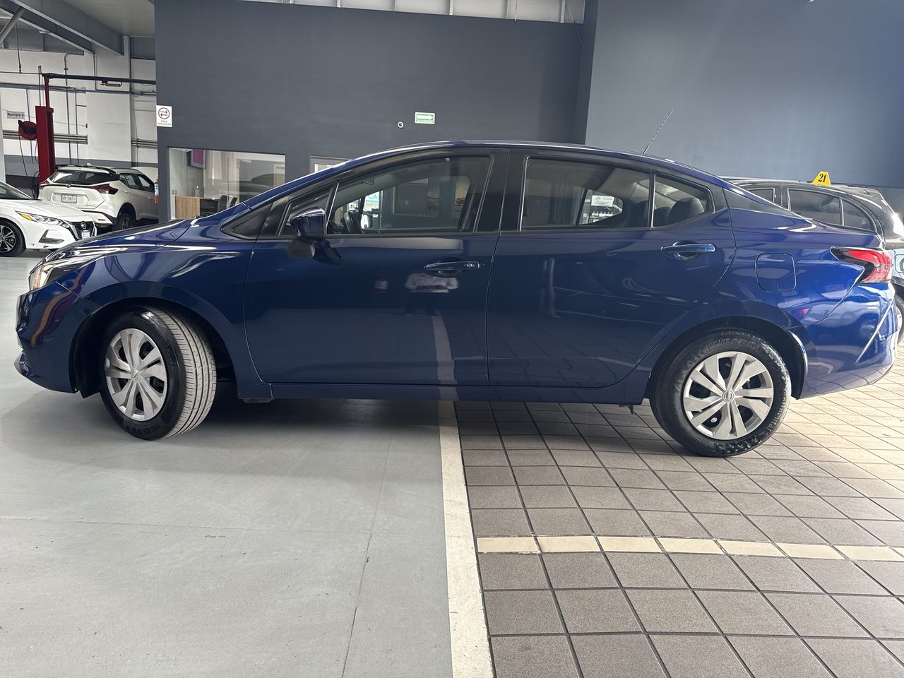 2020 Nissan VERSA SENSE MT