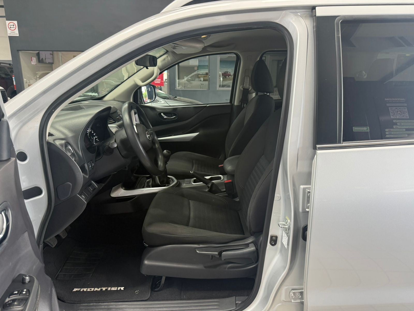 2024 Nissan FRONTIER FRONTIER LE TM 24