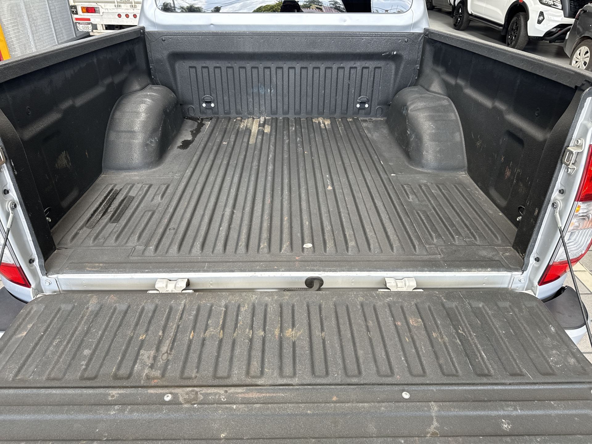 2024 Nissan FRONTIER FRONTIER LE TM 24
