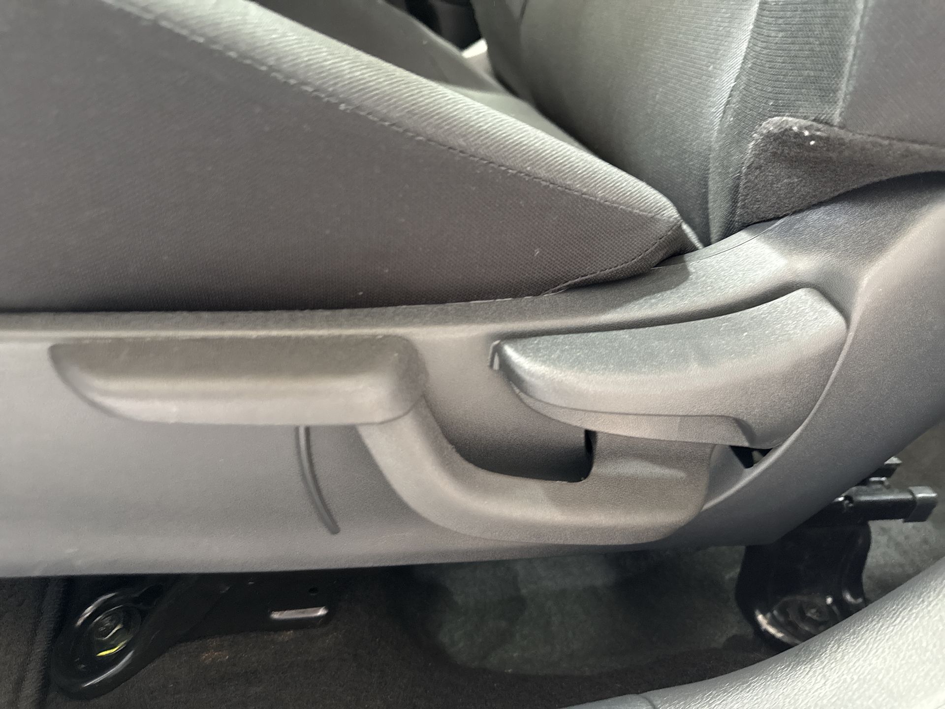 2025 Nissan KICKS PLAY ADVANCE 1.6 LTS MT 25