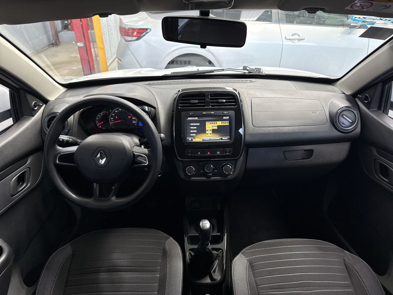 2022 RENAULT KWID ICONIC