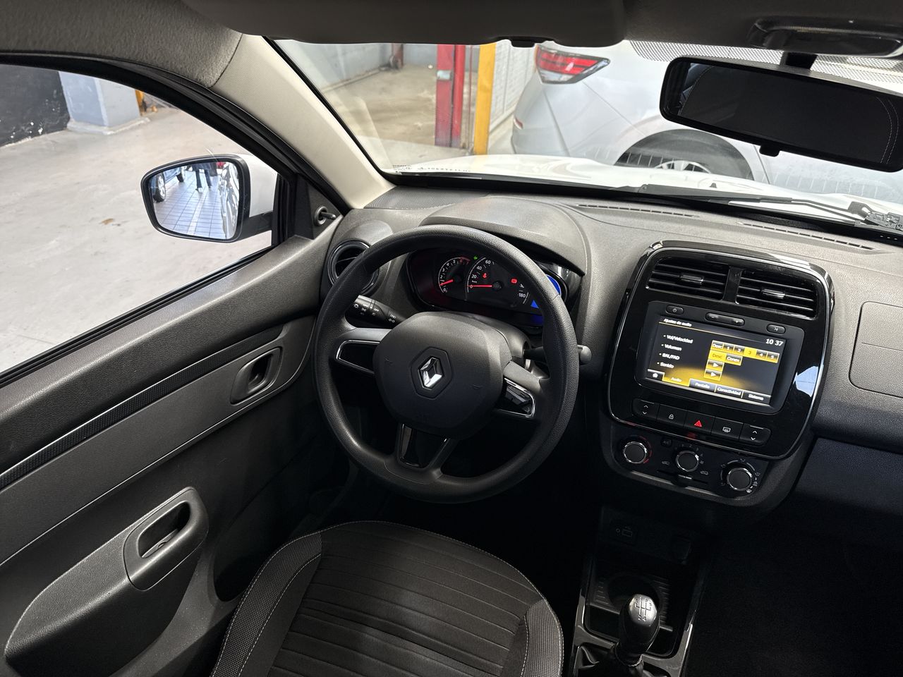 2022 RENAULT KWID ICONIC