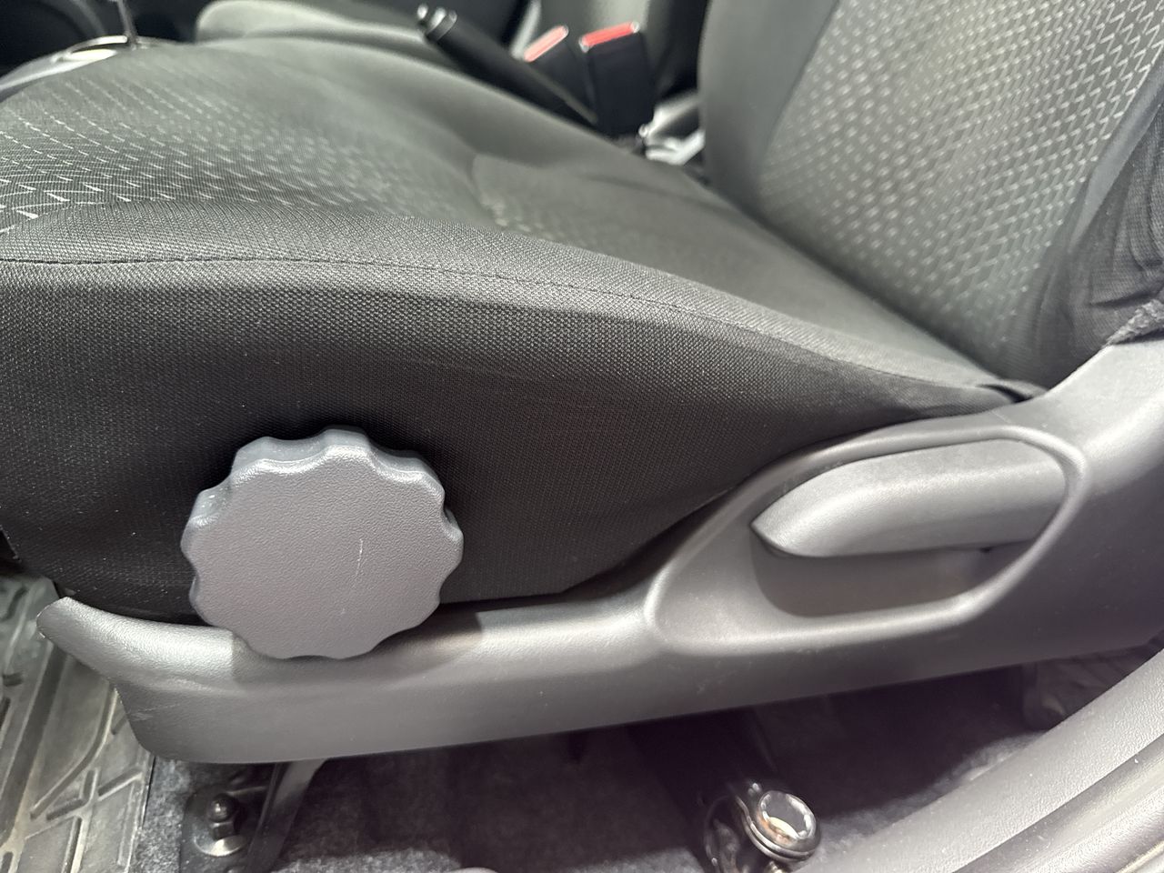 2024 Dodge ATTITUDE SXT TA