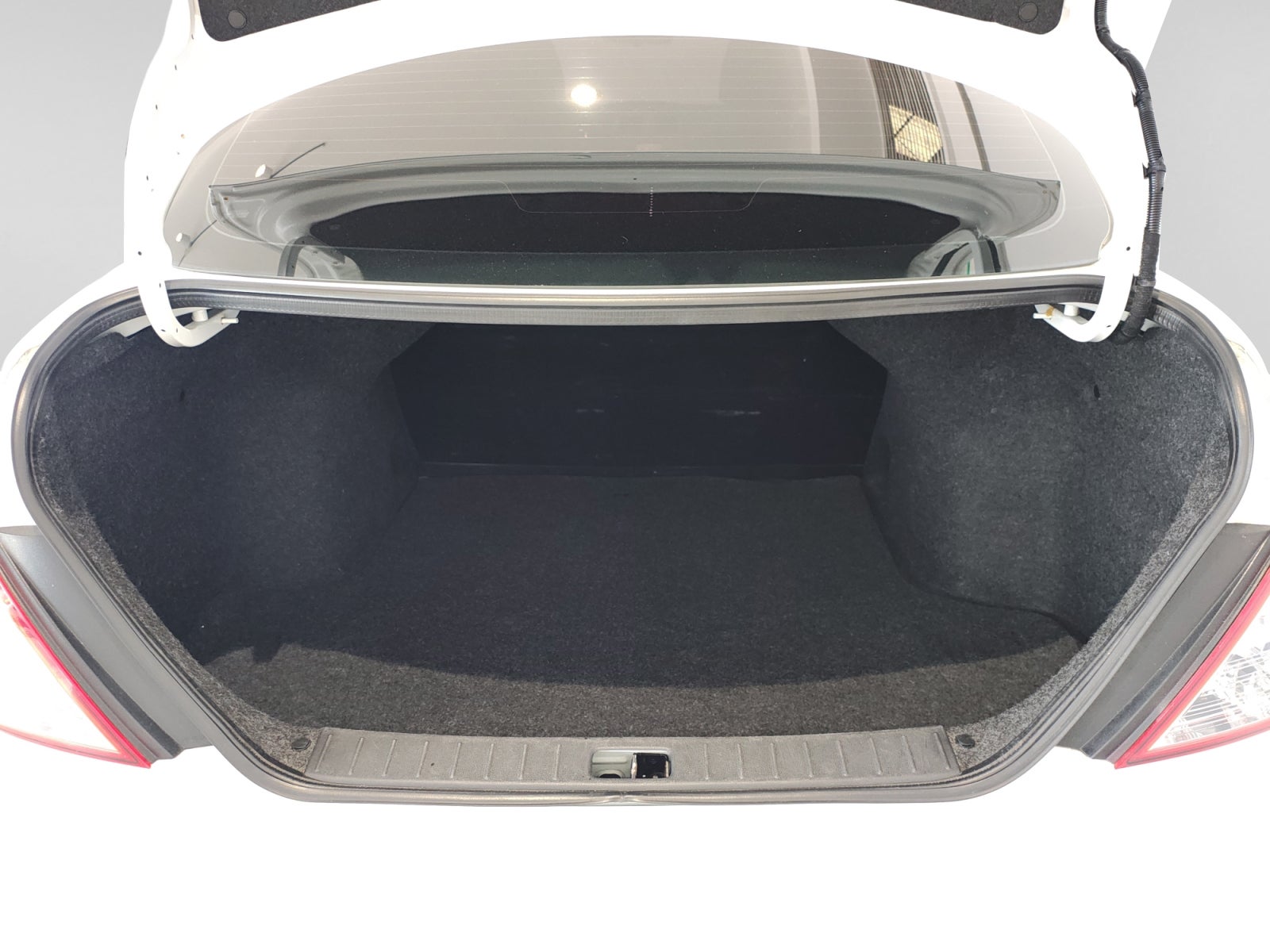 2024 Nissan V-DRIVE V-DRIVE TM A/C AUDIO 24