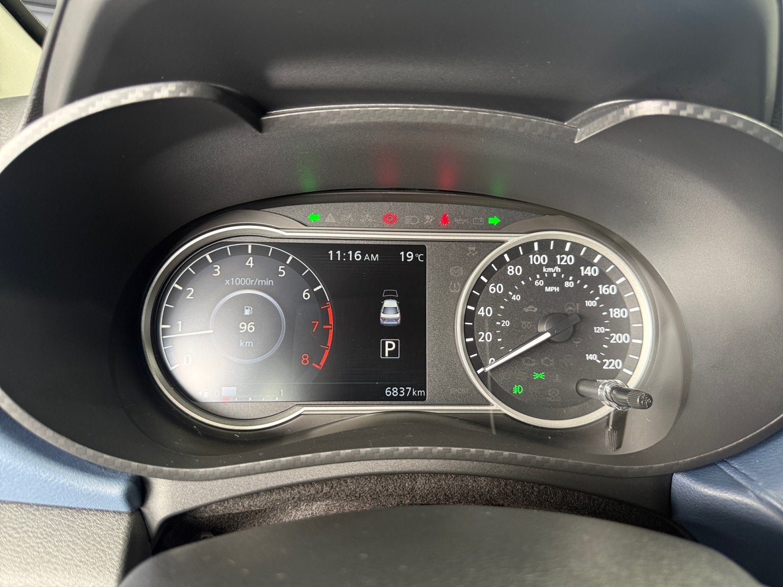 2025 Nissan VERSA ADVANCE CVT 25
