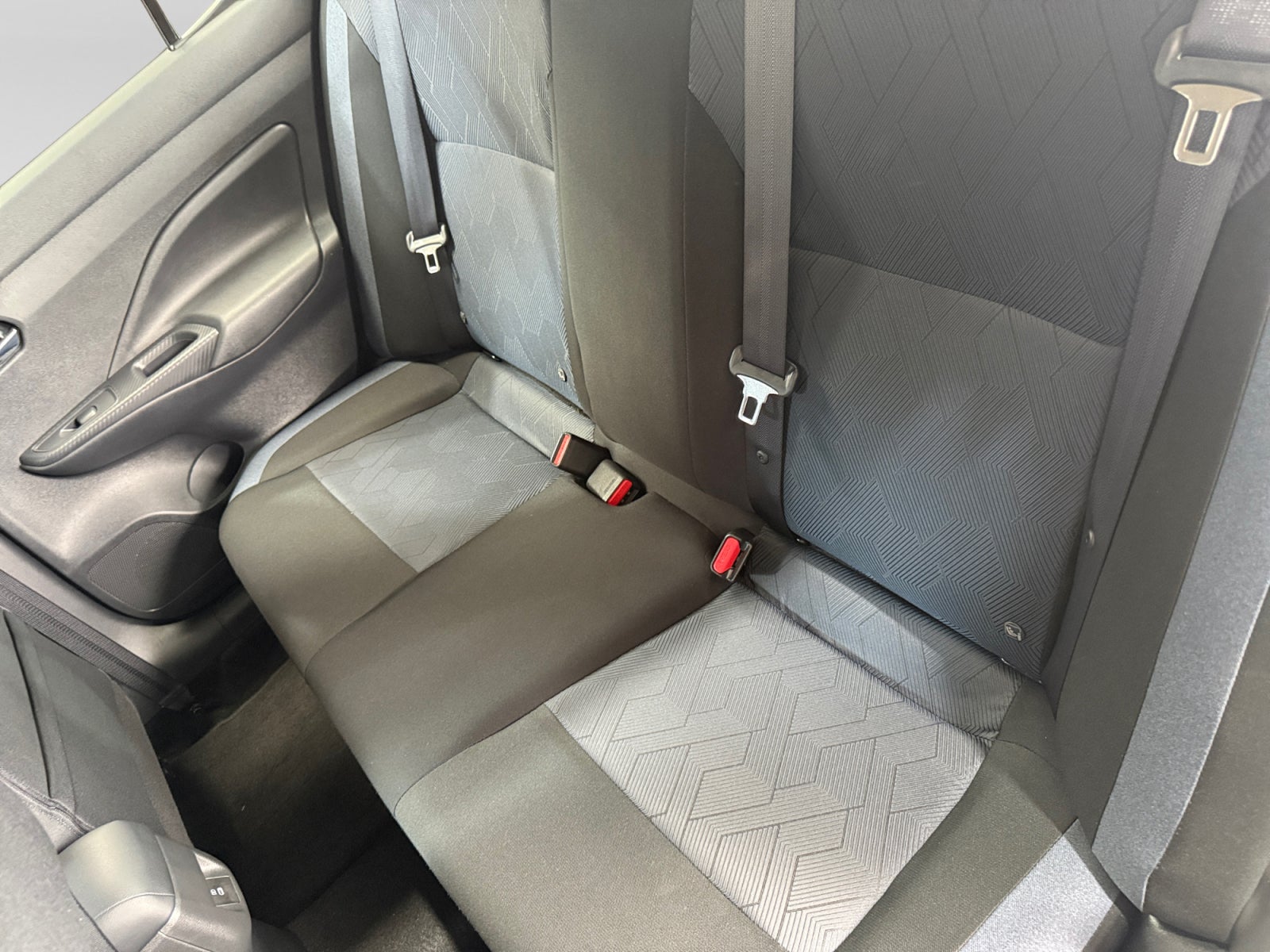 2025 Nissan VERSA ADVANCE CVT 25
