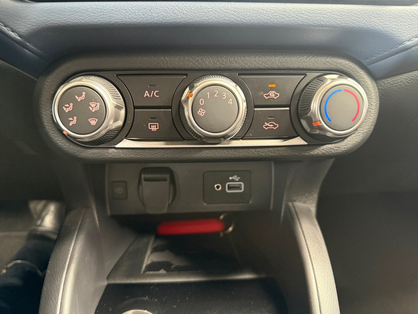 2025 Nissan VERSA ADVANCE CVT 25