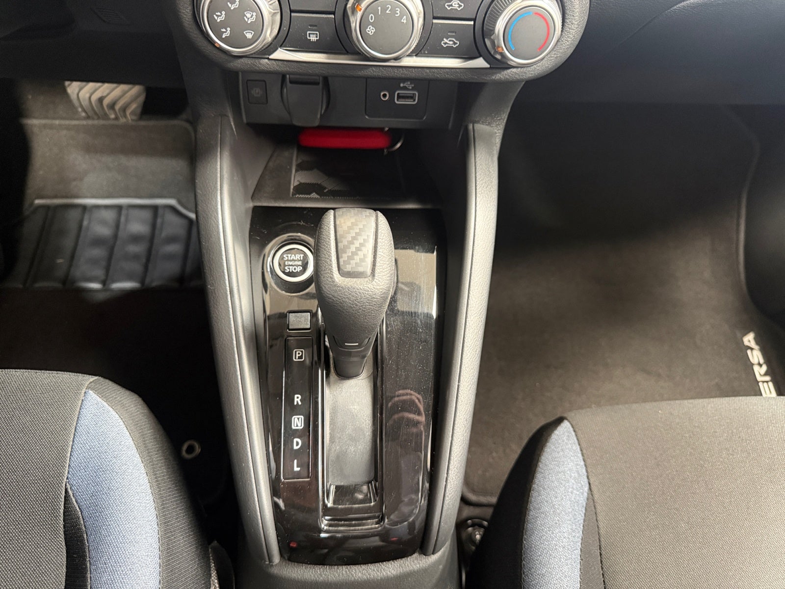 2025 Nissan VERSA ADVANCE CVT 25