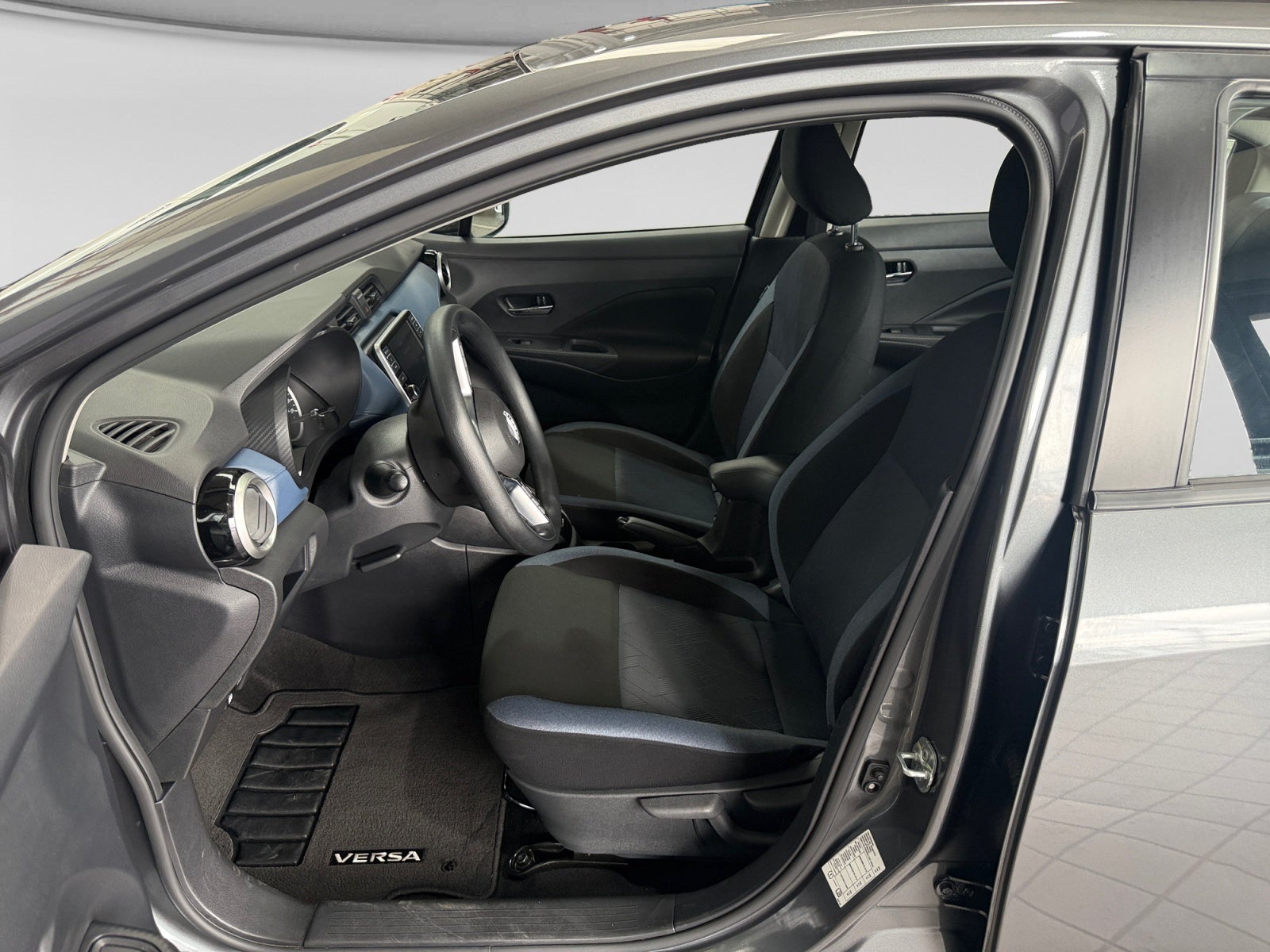 2025 Nissan VERSA ADVANCE CVT 25