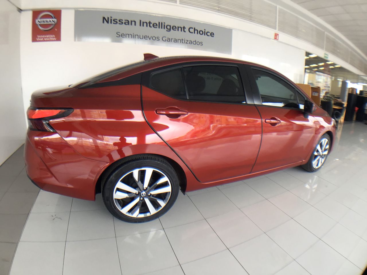 2020 Nissan VERSA PLATINUM CVT