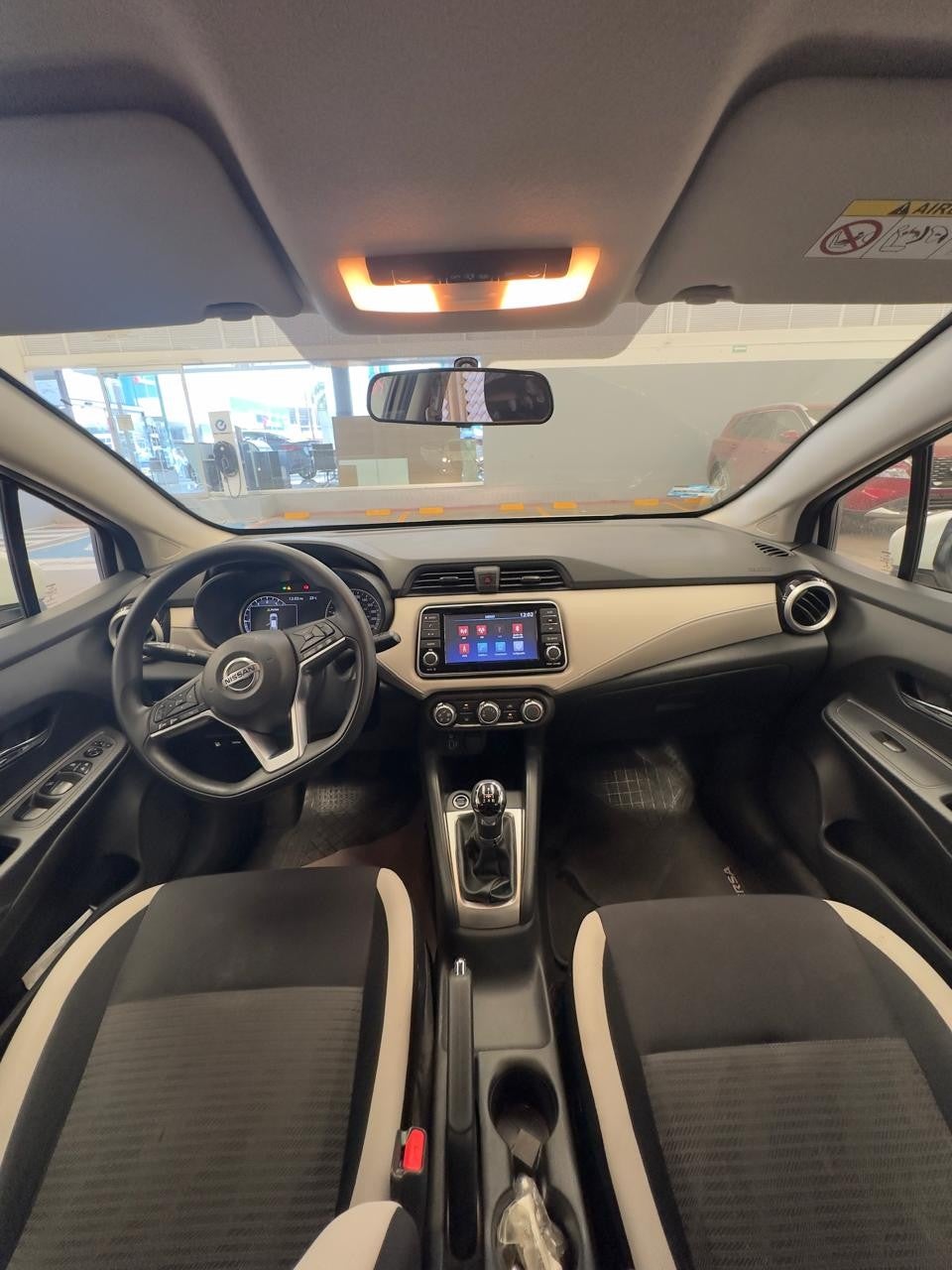 2022 Nissan VERSA ADVANCE MT 22