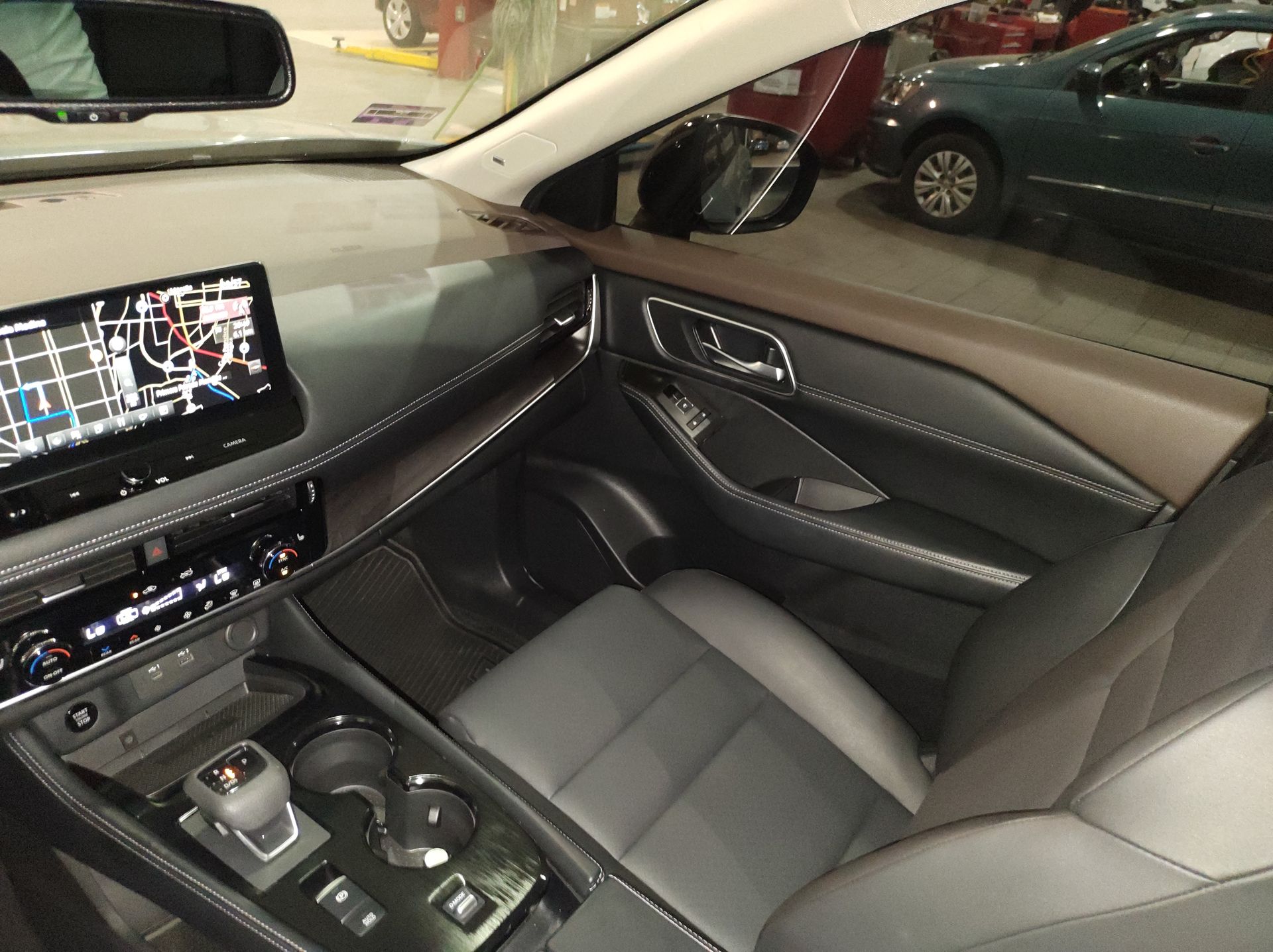 2025 Nissan X-TRAIL PLATINUM 2 ROW 25