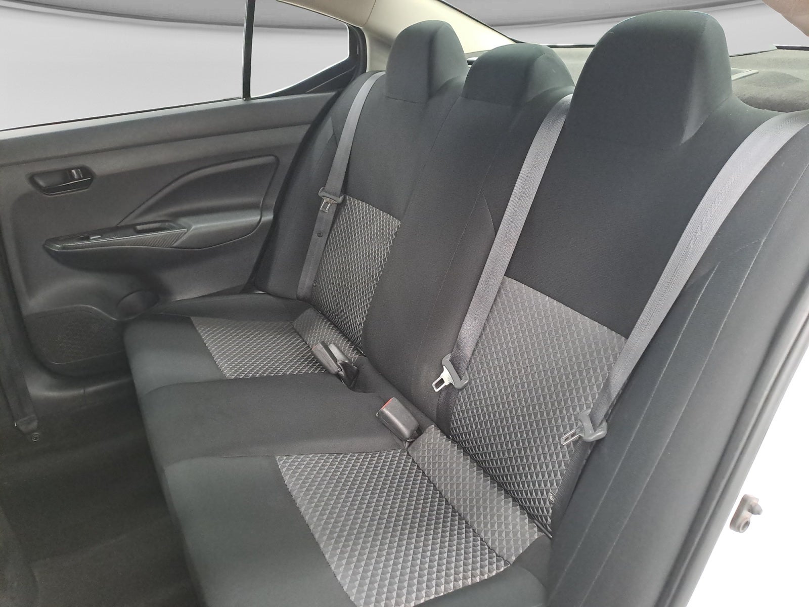 2023 Nissan VERSA SENSE MT 23