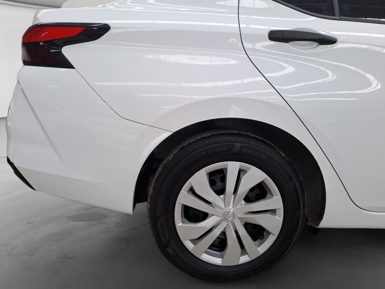 2023 Nissan VERSA SENSE MT 23
