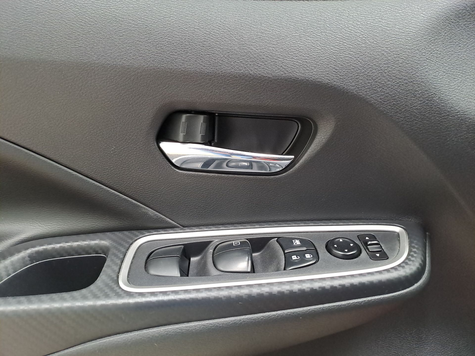 2023 Nissan VERSA SR CVT 23