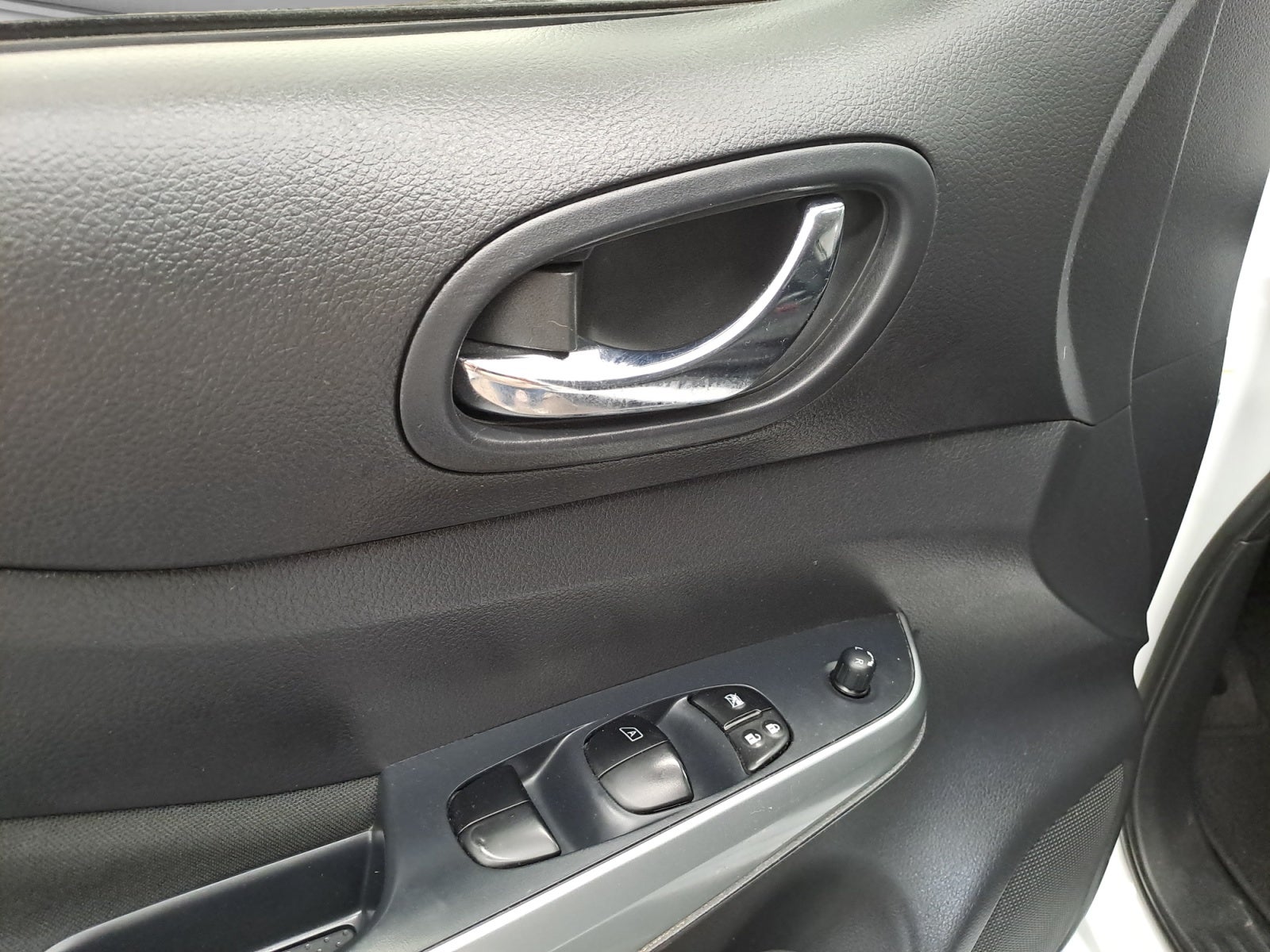 2024 Nissan FRONTIER FRONTIER LE TM 24