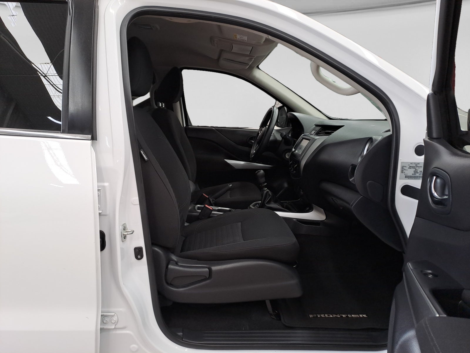 2024 Nissan FRONTIER FRONTIER LE TM 24