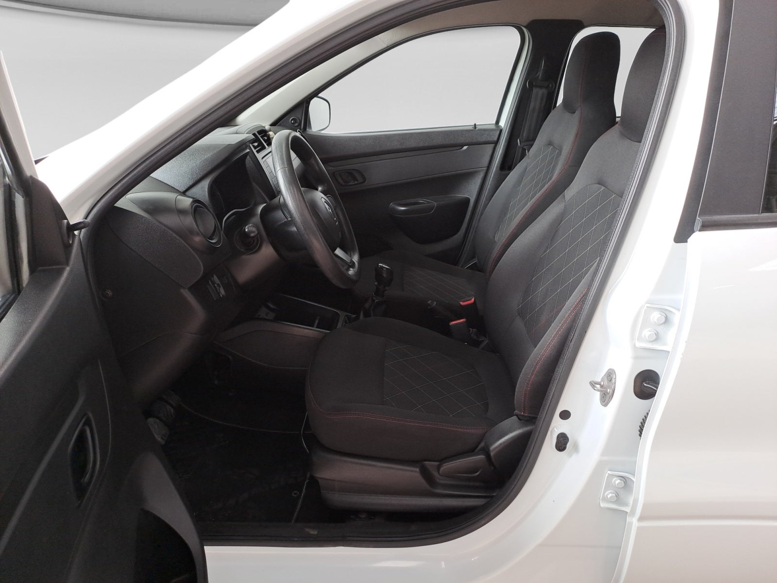 2025 RENAULT KWID INTENS