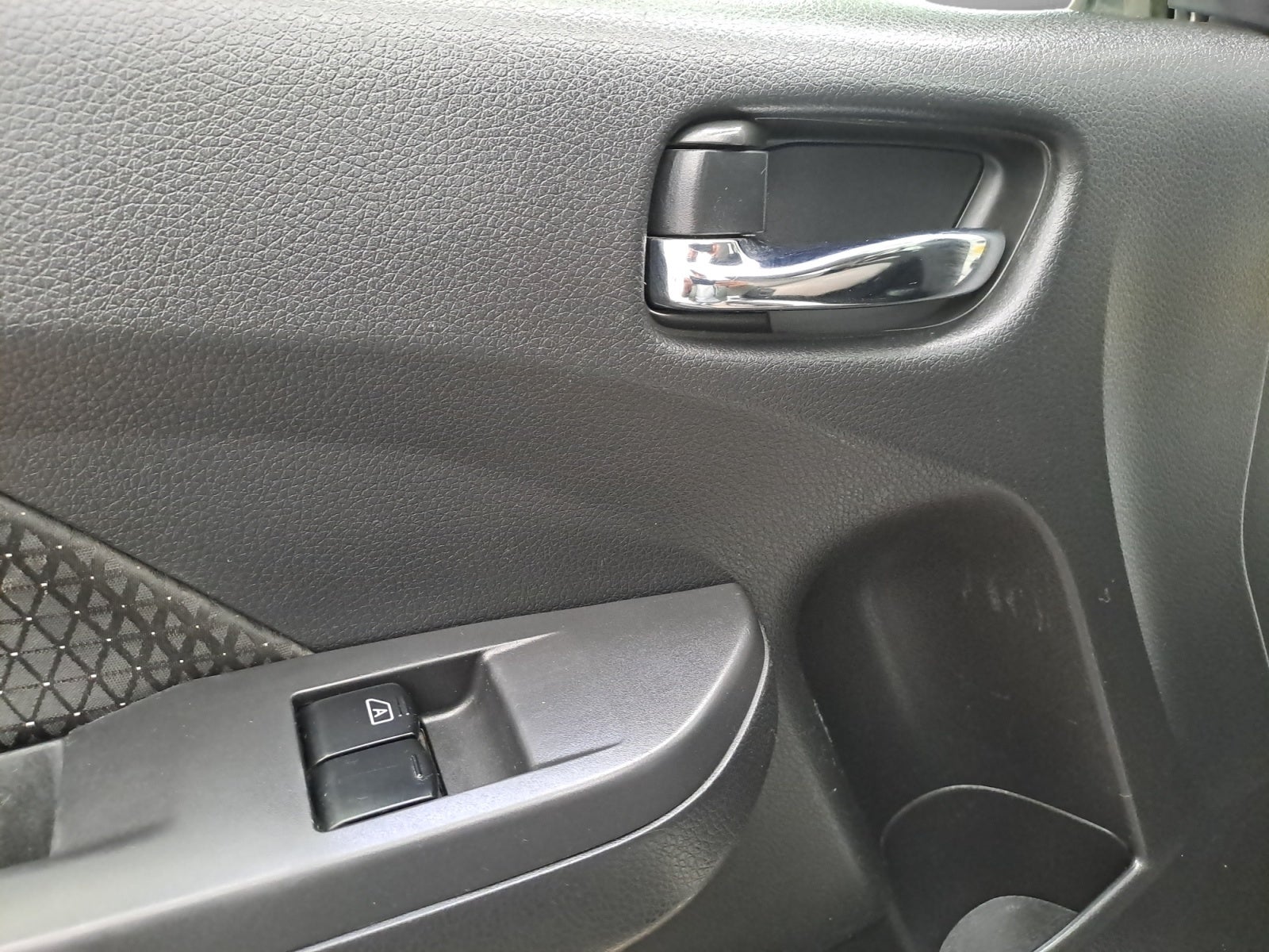 2024 Nissan URVAN 14 PASAJEROS AMPLIA AA 24