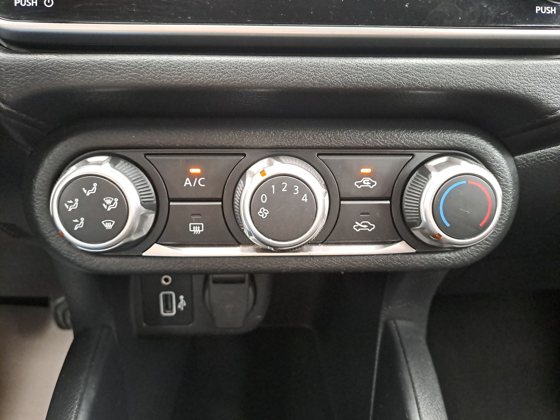 2023 Nissan VERSA SENSE MT 23