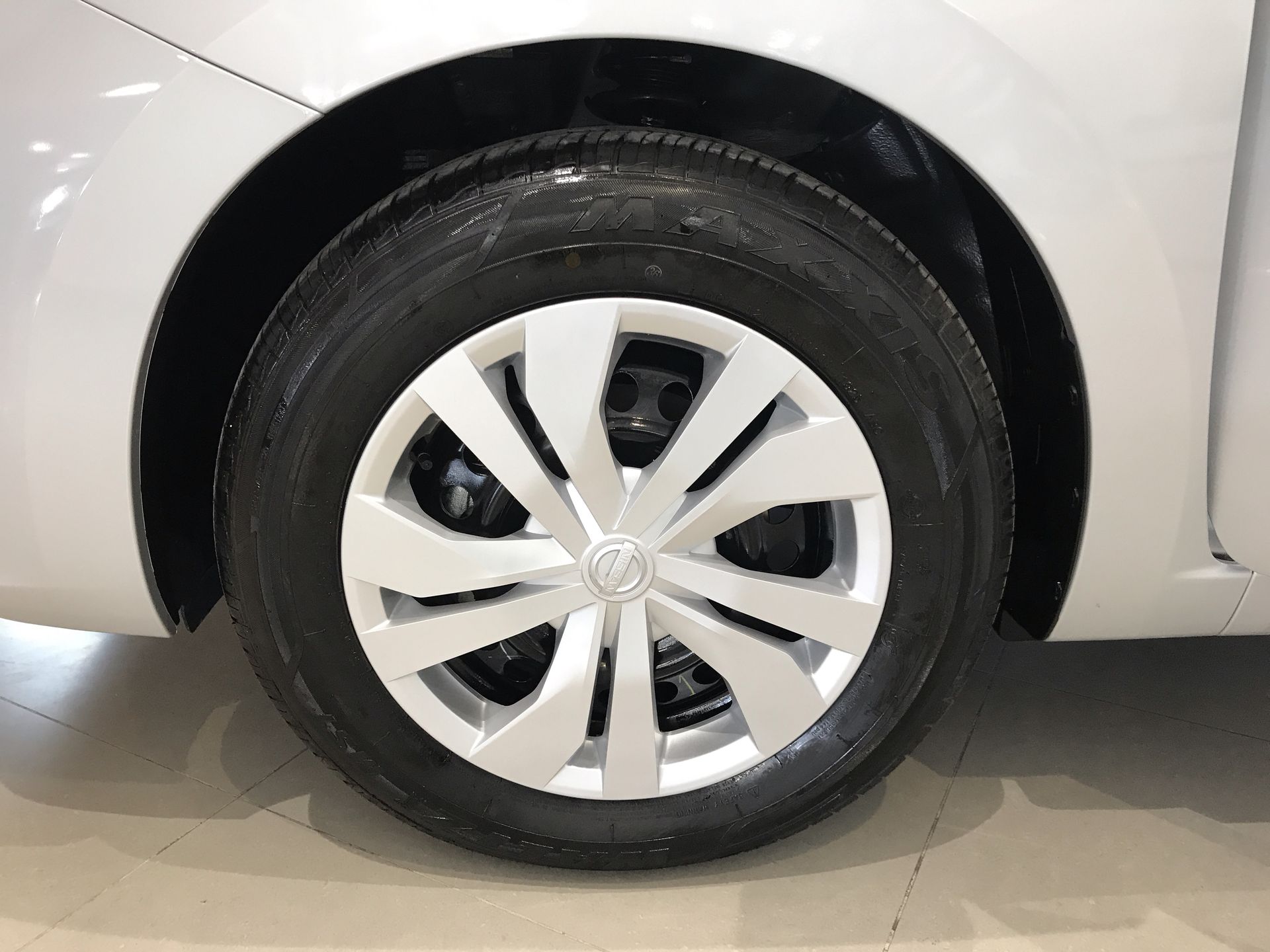 2025 Nissan VERSA VERSA SENSE MT