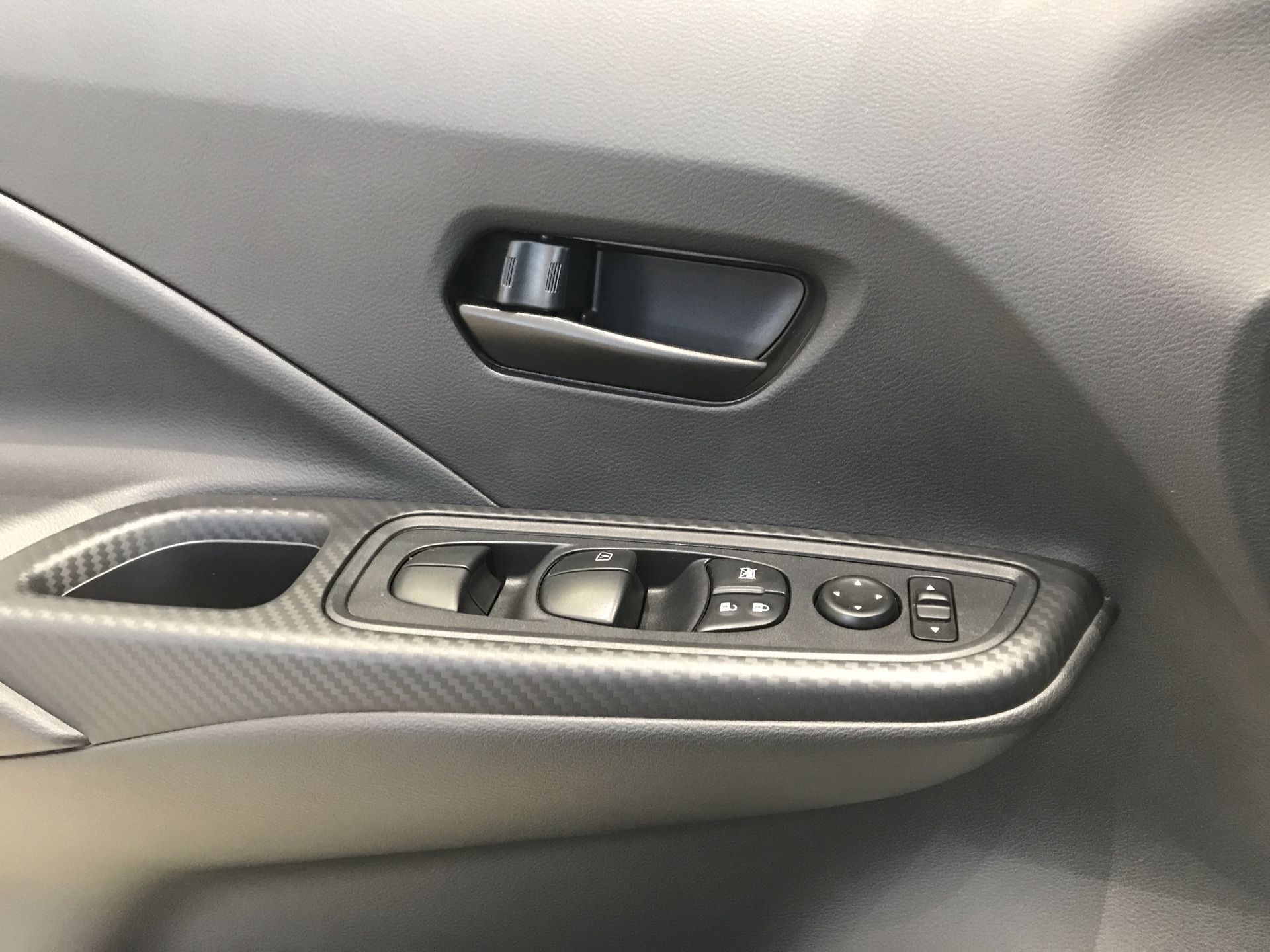 2025 Nissan VERSA VERSA SENSE MT