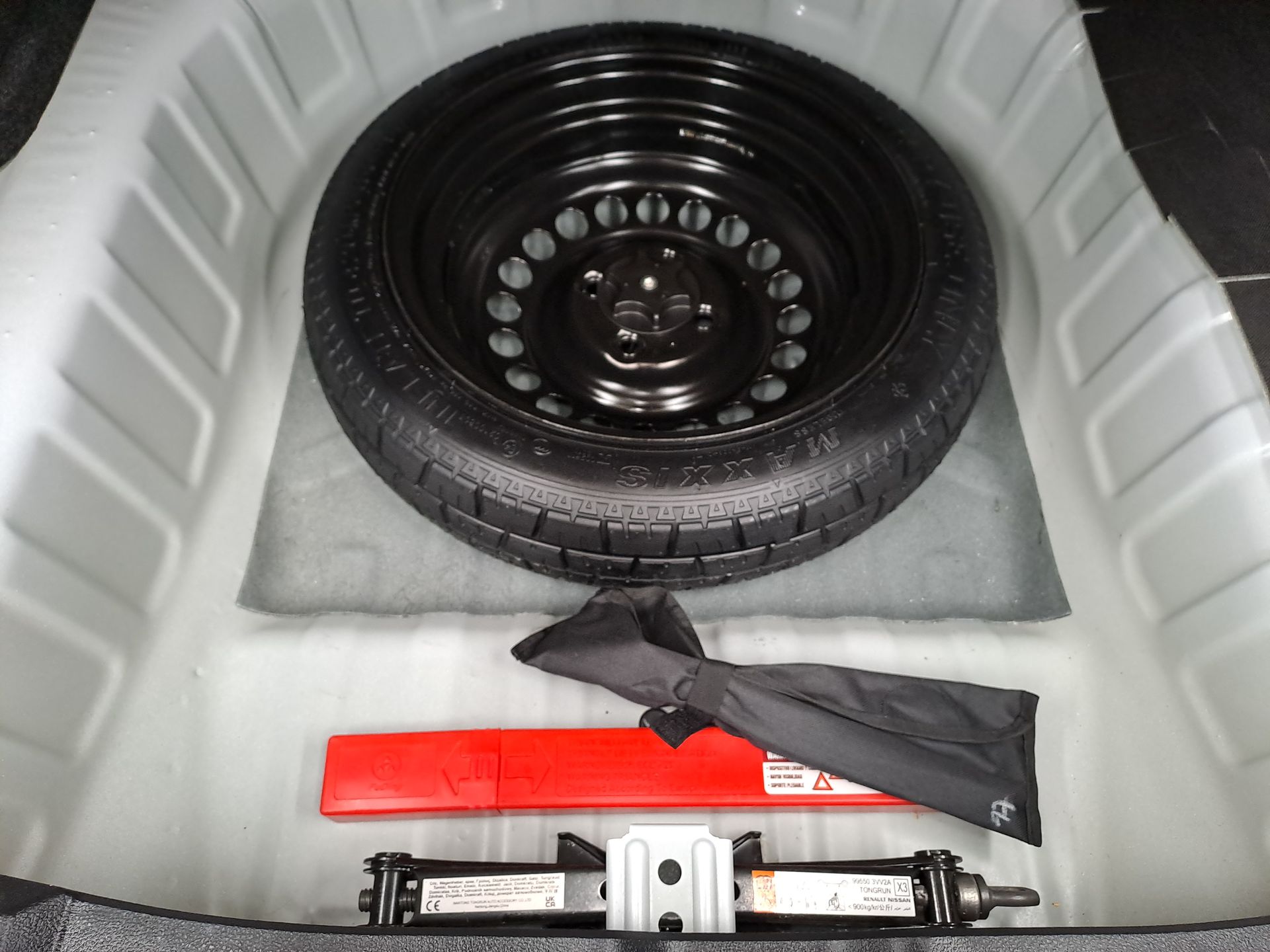2025 Nissan VERSA SR CVT 25