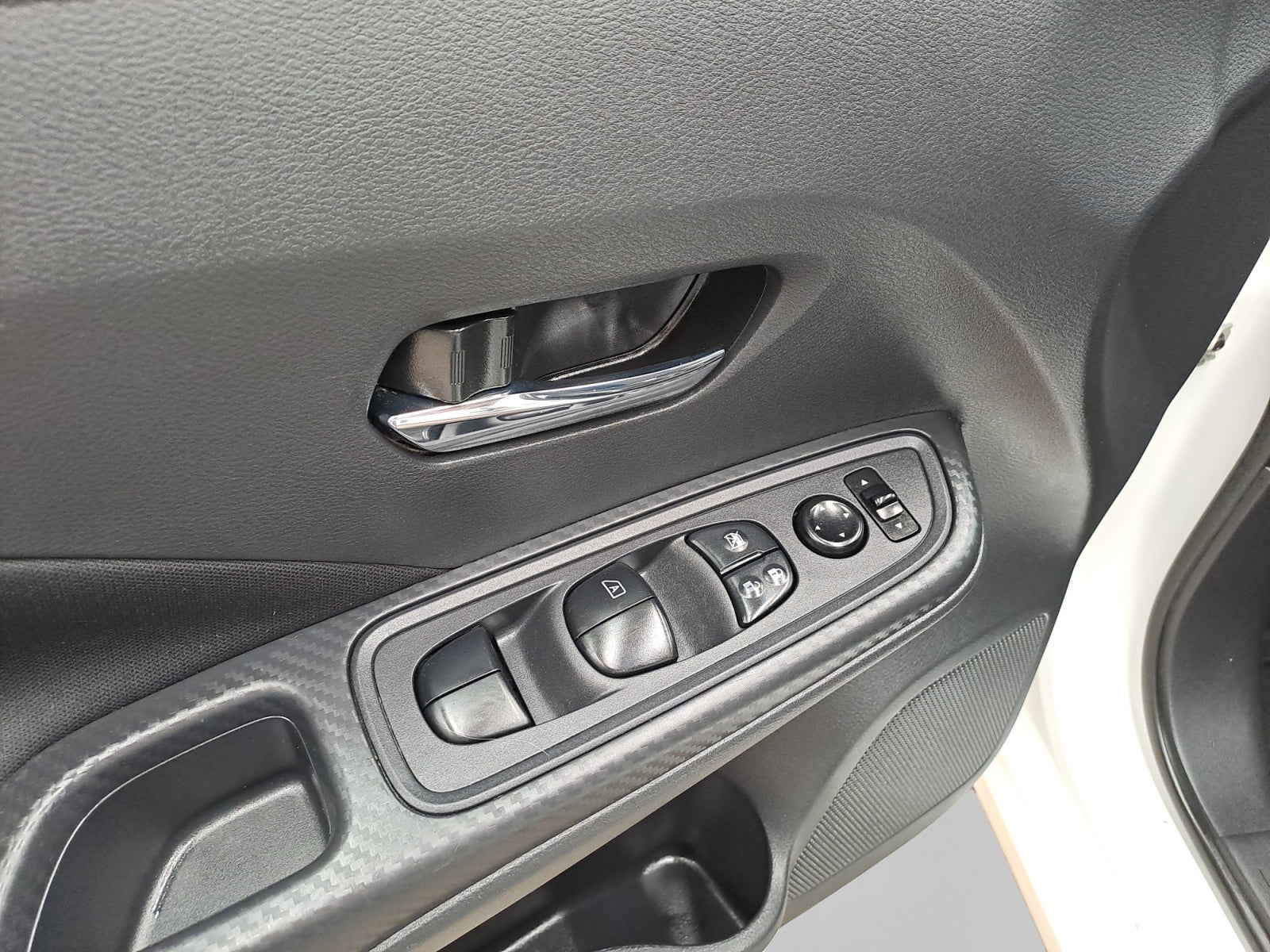 2021 Nissan VERSA ADVANCE MT 21