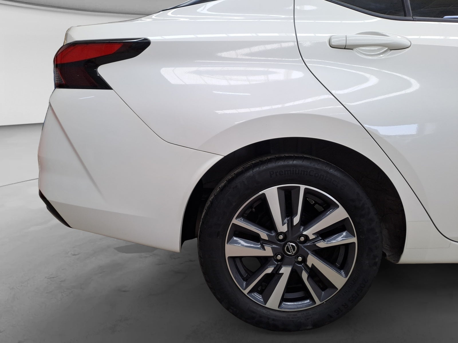 2021 Nissan VERSA ADVANCE MT 21