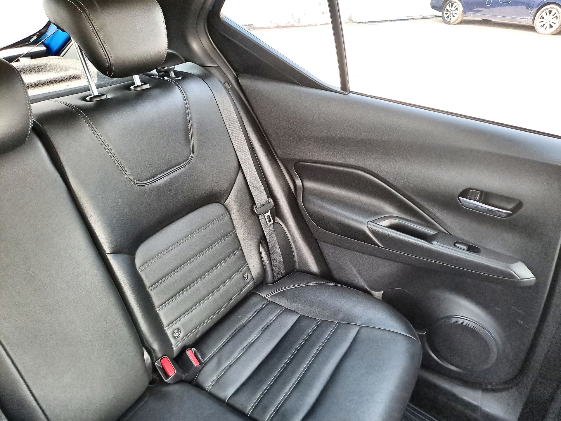 2024 Nissan KICKS PLATINUM BI-TONO 1.6 LTS CVT 24