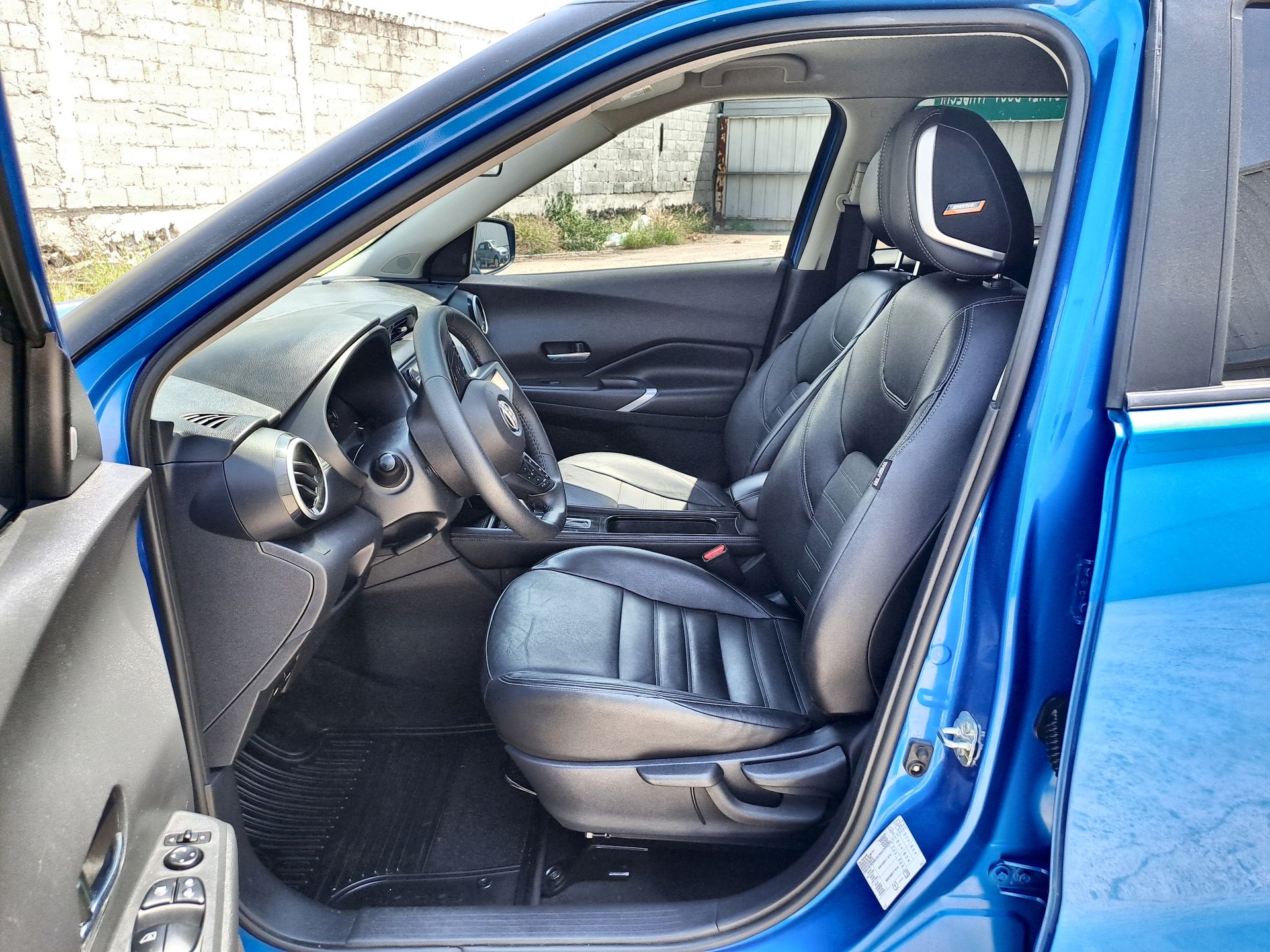 2024 Nissan KICKS PLATINUM BI-TONO 1.6 LTS CVT 24