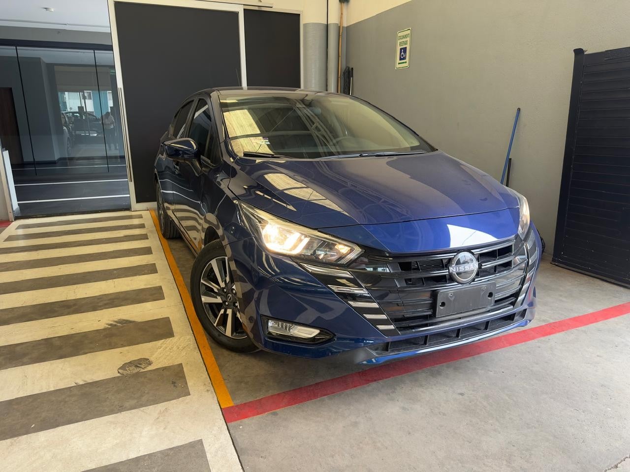 2025 Nissan VERSA ADVANCE CVT 25