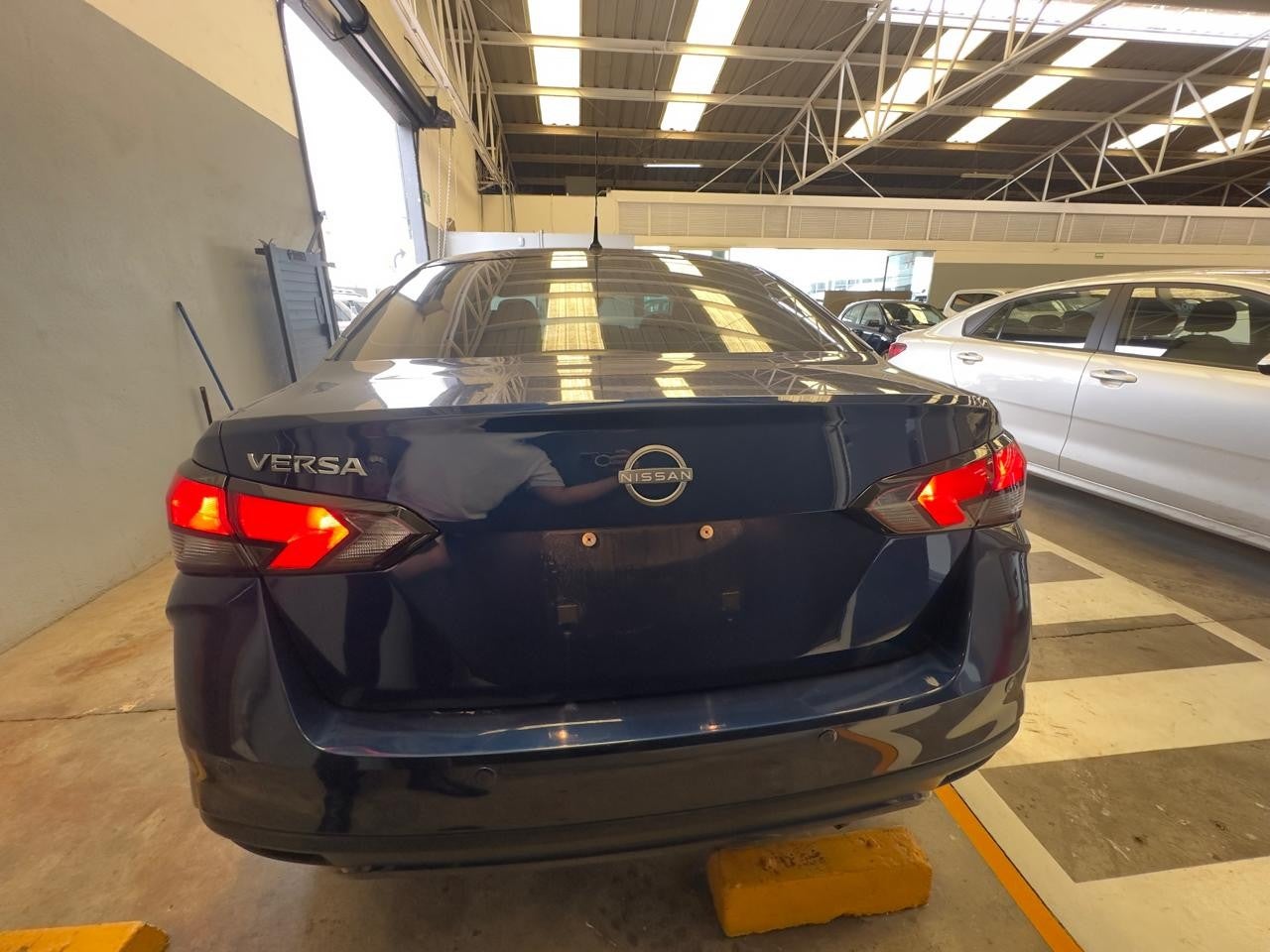 2025 Nissan VERSA ADVANCE CVT 25