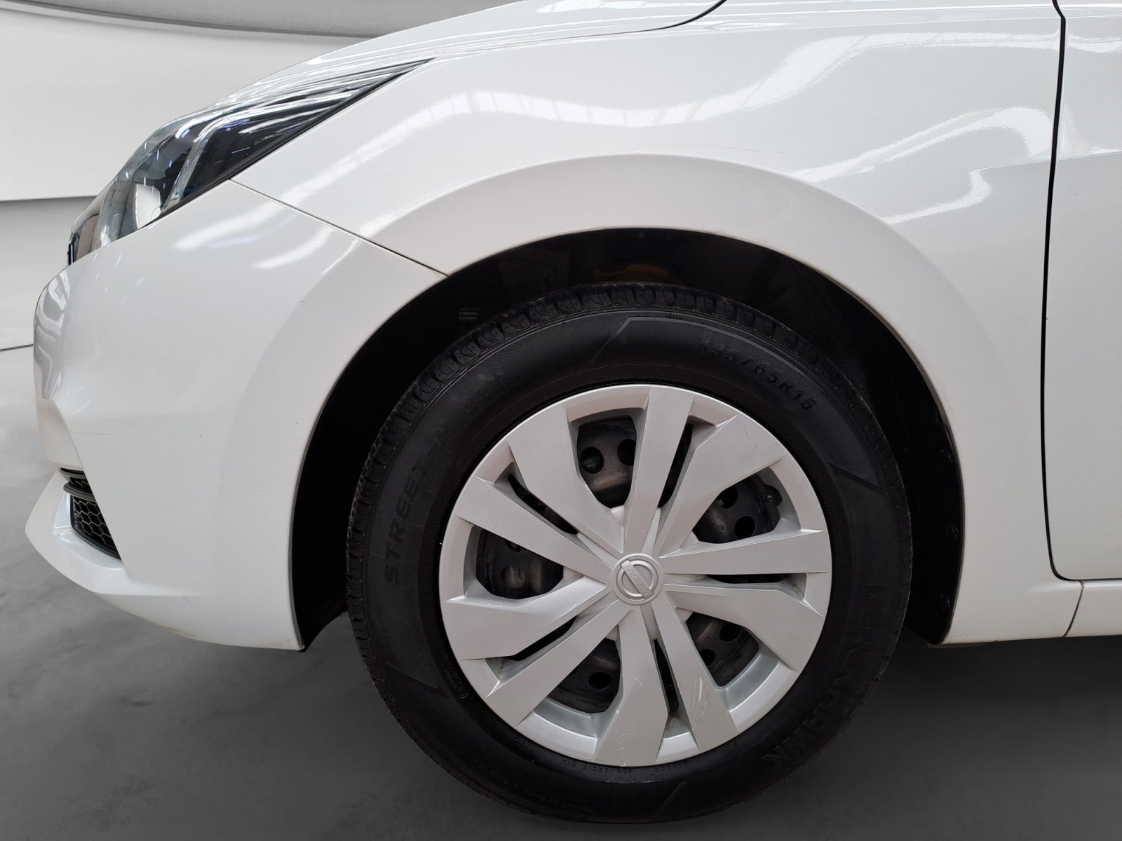 2020 Nissan VERSA SENSE MT