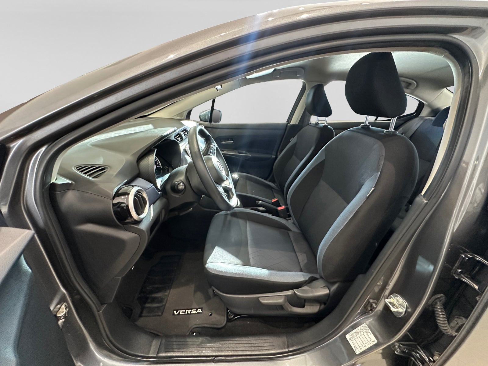 2024 Nissan VERSA ADVANCE MT 24