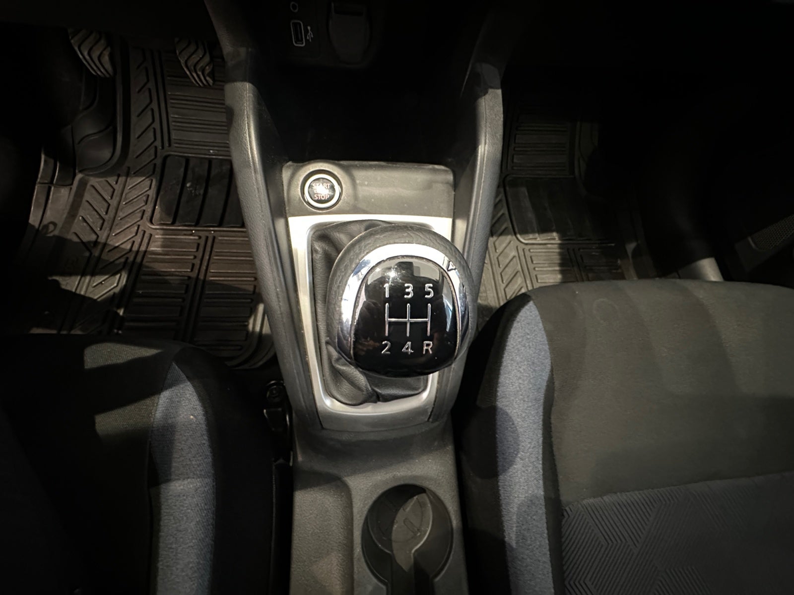 2024 Nissan VERSA ADVANCE MT 24
