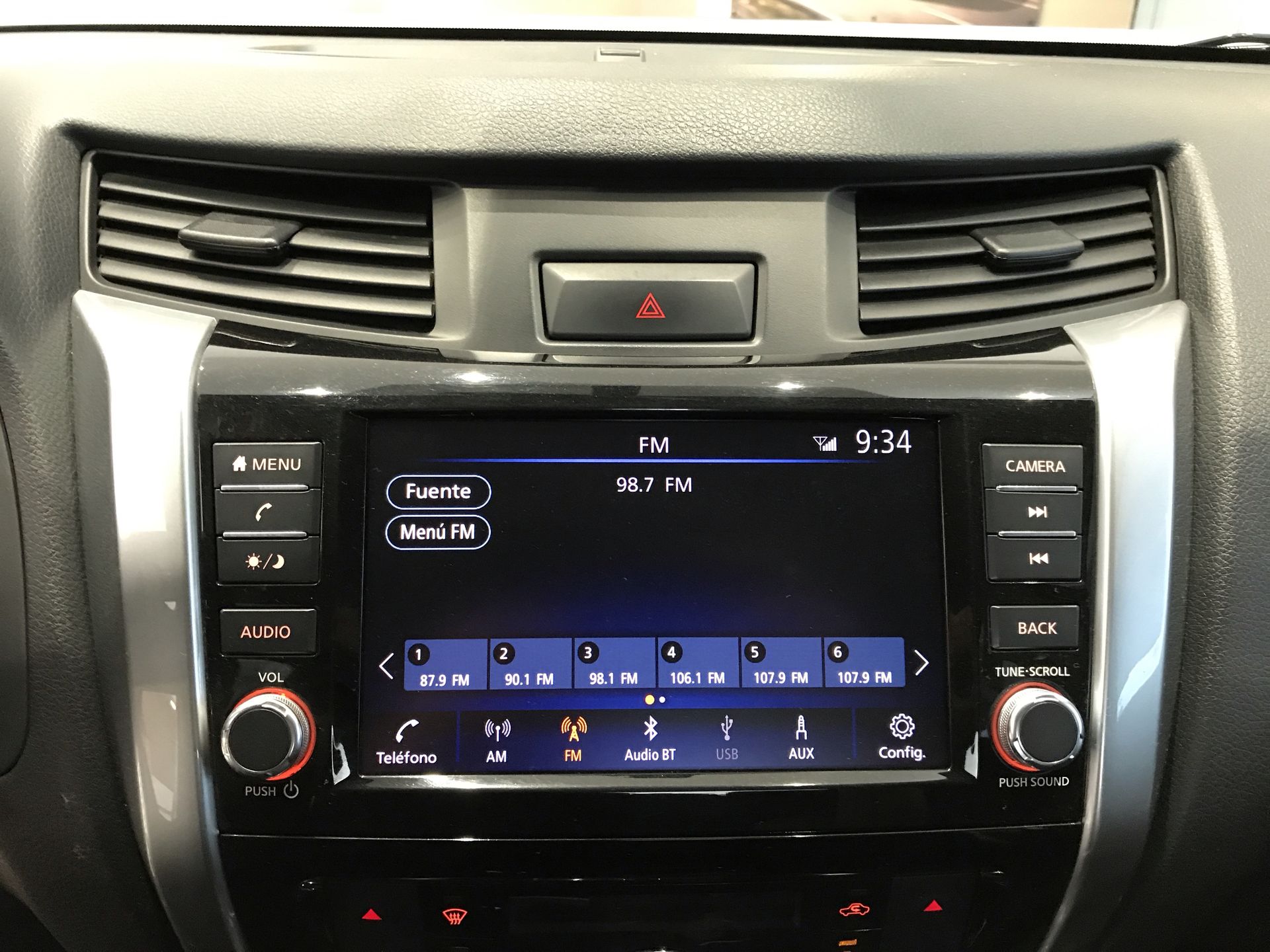 2021 Nissan FRONTIER LE TA 21