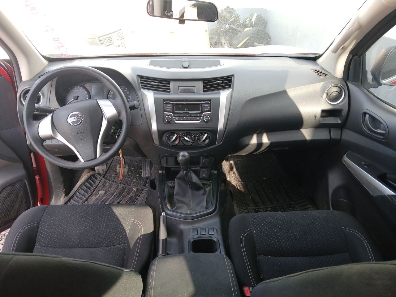 2020 Nissan NP300 DOBLE CABINA NP300 DOBLE CABINA SE TM AC PAQ SEG 6VEL.