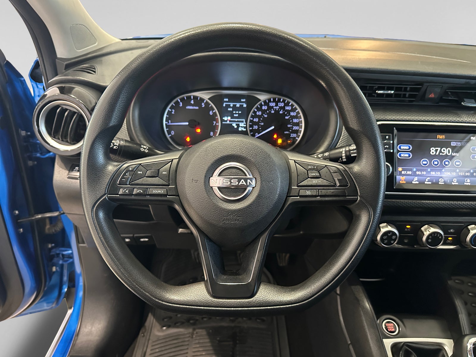 2023 Nissan KICKS ADVANCE 1.6 LTS MT 23