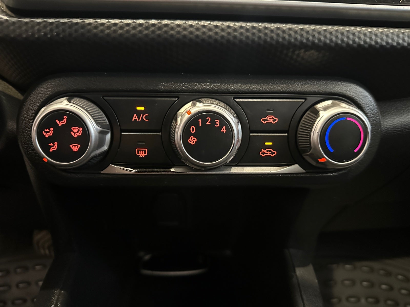 2023 Nissan KICKS ADVANCE 1.6 LTS MT 23
