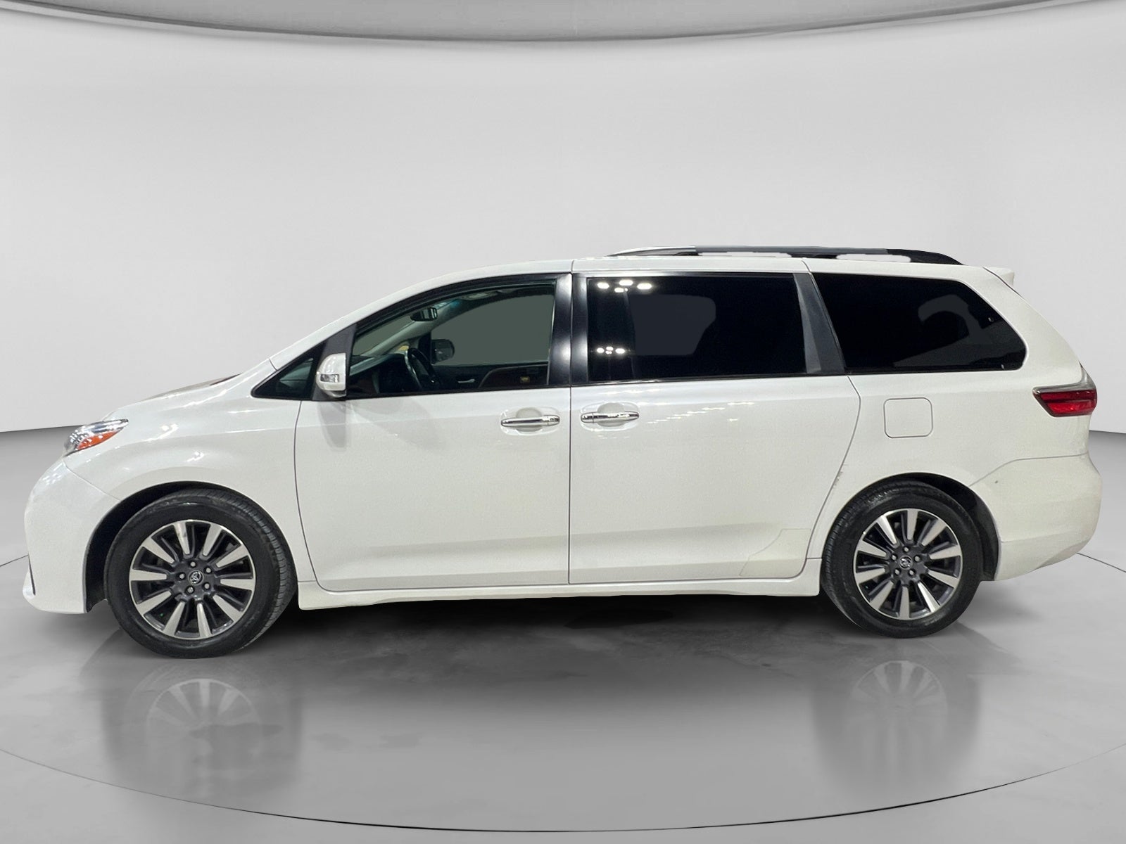 2019 Toyota SIENNA LIMITED