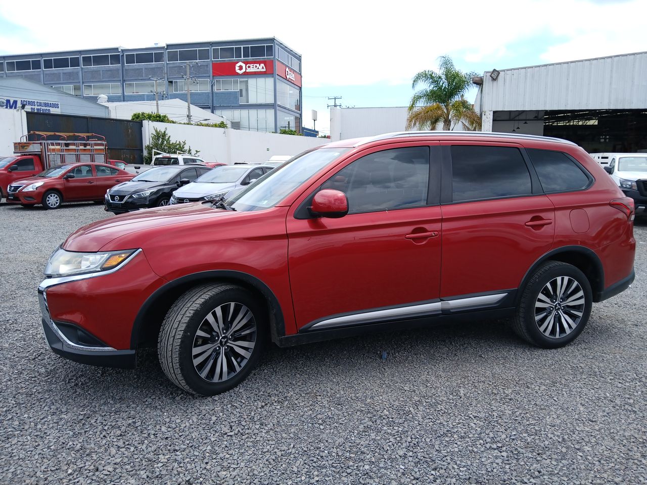 2019 Mitsubishi OUTLANDER ES
