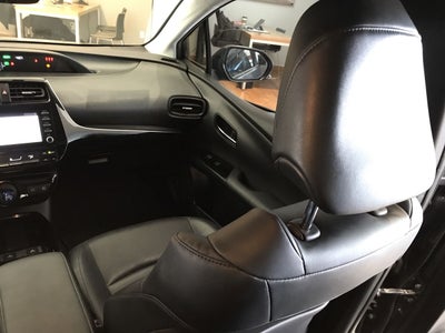 2020 Toyota PRIUS PREMIUM