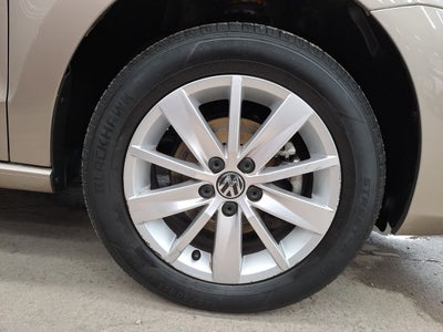 2018 Volkswagen VENTO COMFORTLINE STD.