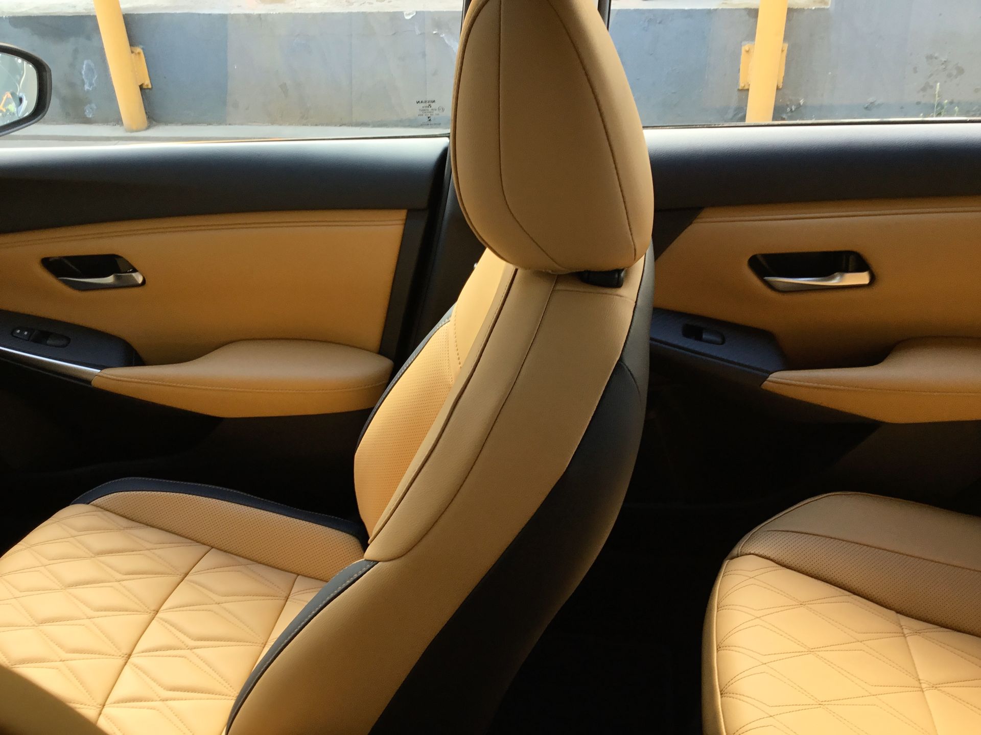 2025 Nissan SENTRA SENTRA SR PLATINUM BITONO CVT PIEL GENUINA