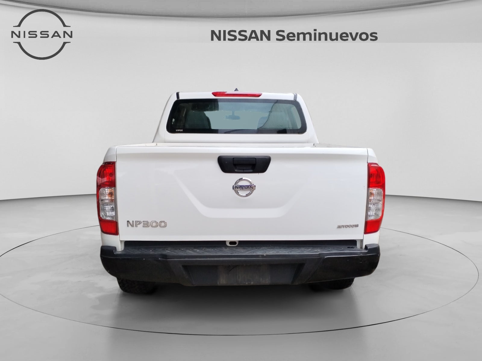 2020 Nissan NP300 DOBLE CABINA DOBLE CABINA S TM AC PAQ. SEG. 6VEL