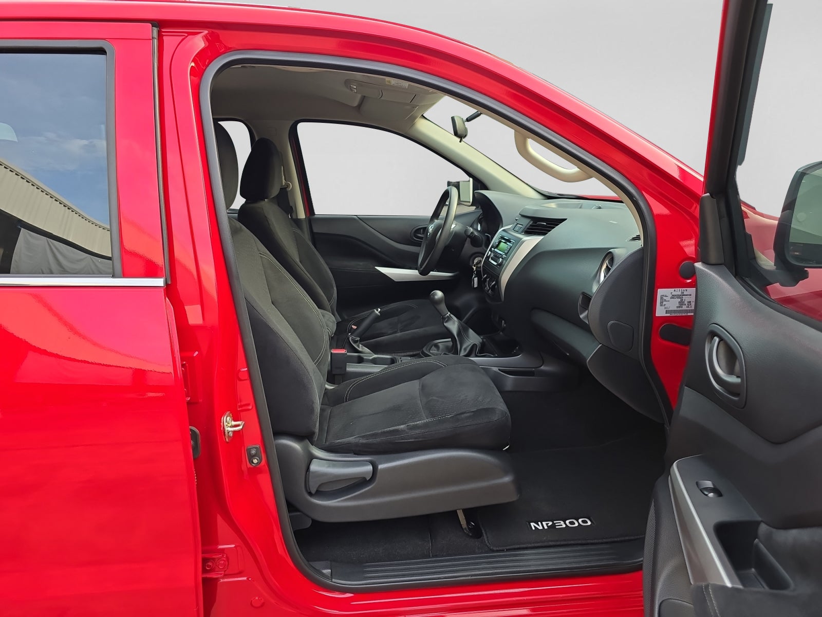 2019 Nissan PICKUP DOBLE CABINA SE TM AC PAQ SEG 6VEL