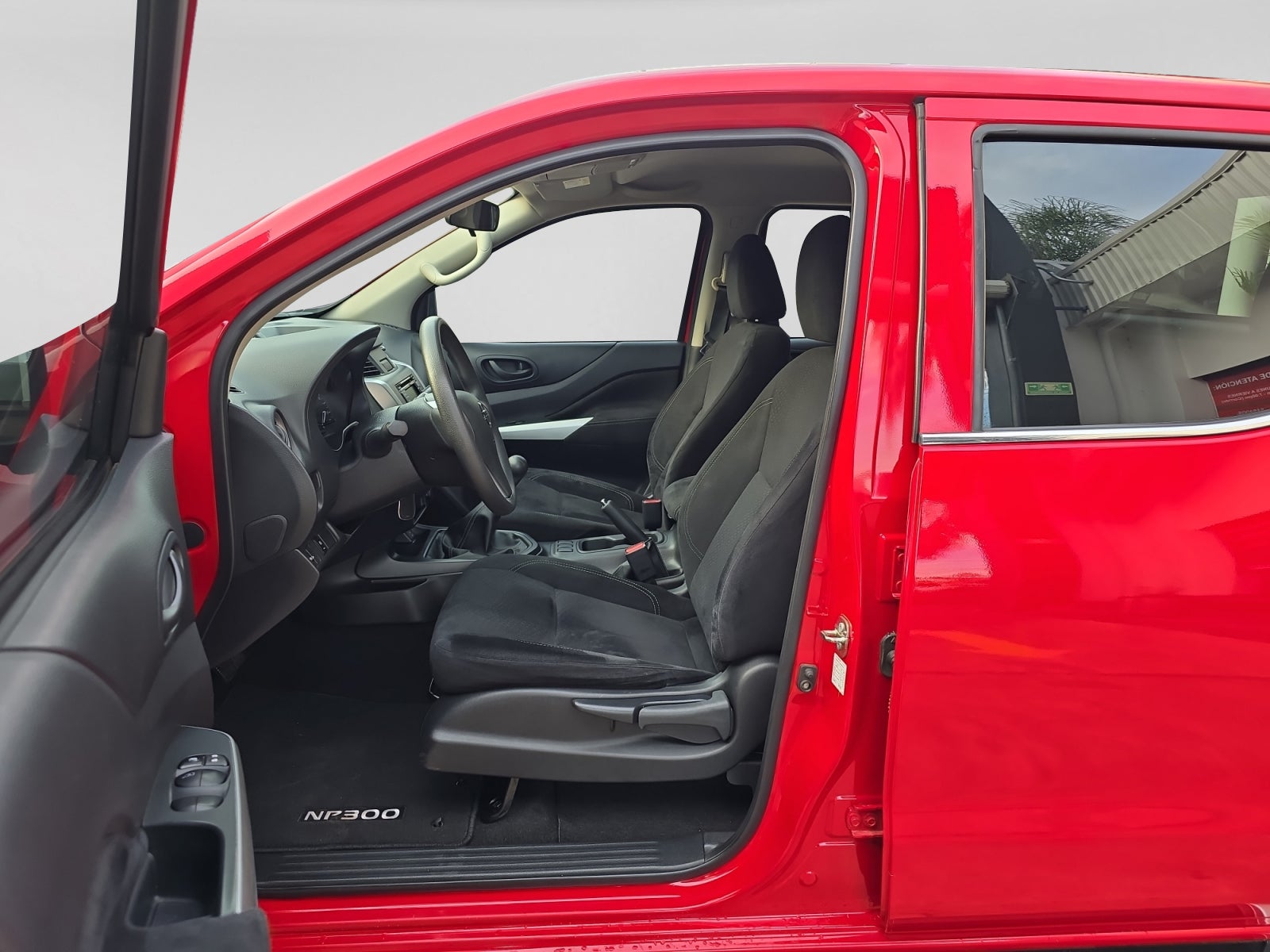 2019 Nissan PICKUP DOBLE CABINA SE TM AC PAQ SEG 6VEL